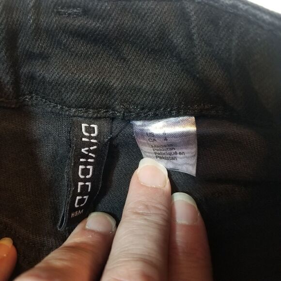 Divided by H&M Black Wash Denim Frayed Hem Jeans Size US 4 - Picture 7 of 10